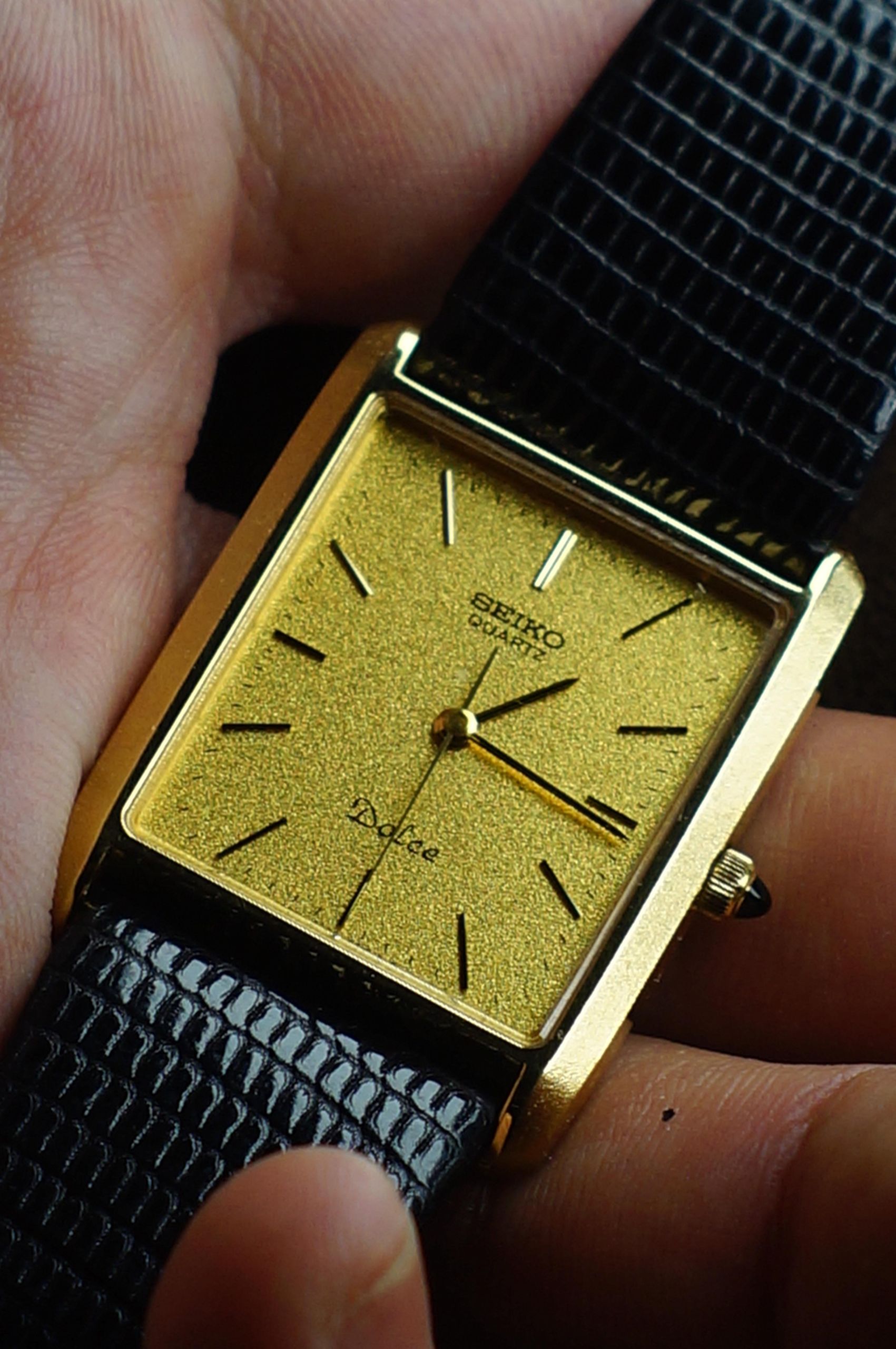 VINTAGE 1984 SEIKO DOLCE TANK – REF. 9521-5090 | WatchCrunch