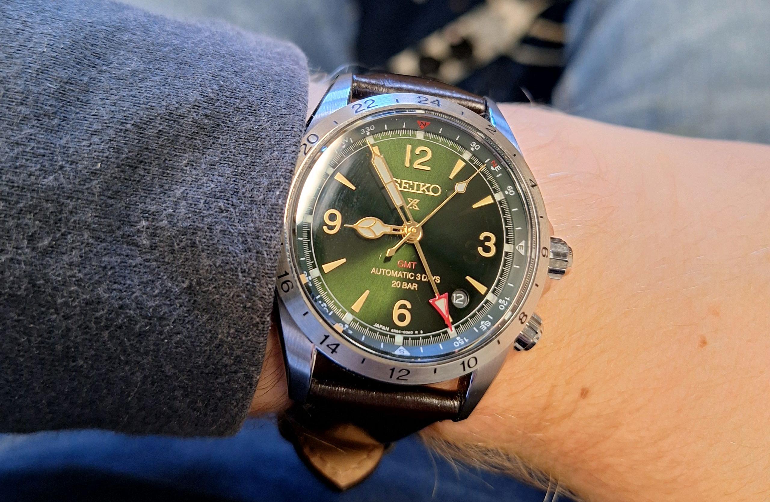 時計 SEIKO Prospex Alpinist GMT SBEJ005 Amazon.com: SEIKO SBEJ005 PROSPEX Alpinist Mechanical GMT Leather