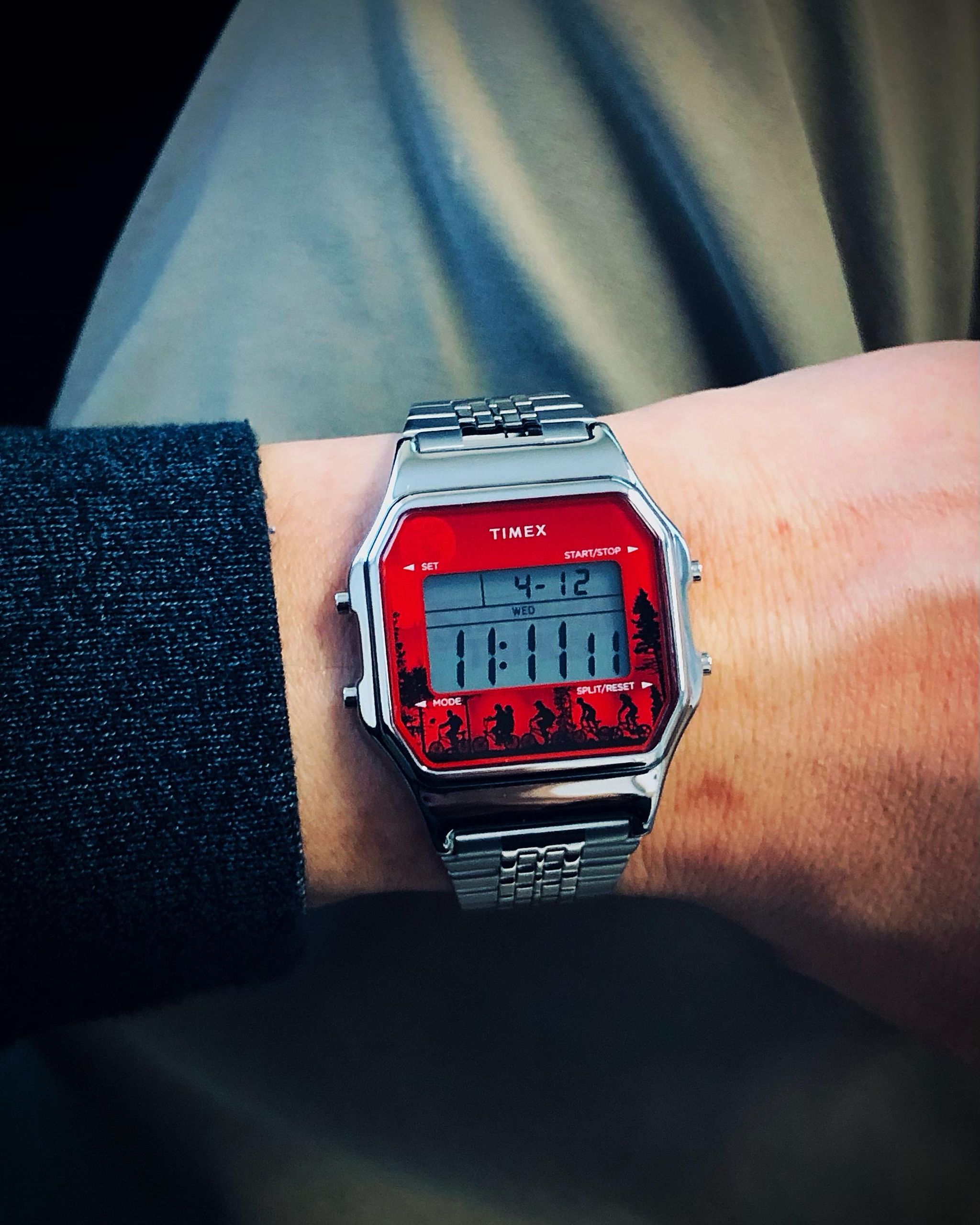 【新品・未使用】TIMEX x Stranger Things T80 Timex x Stranger Things T80 Atlantis 100 Camper TW2V50800