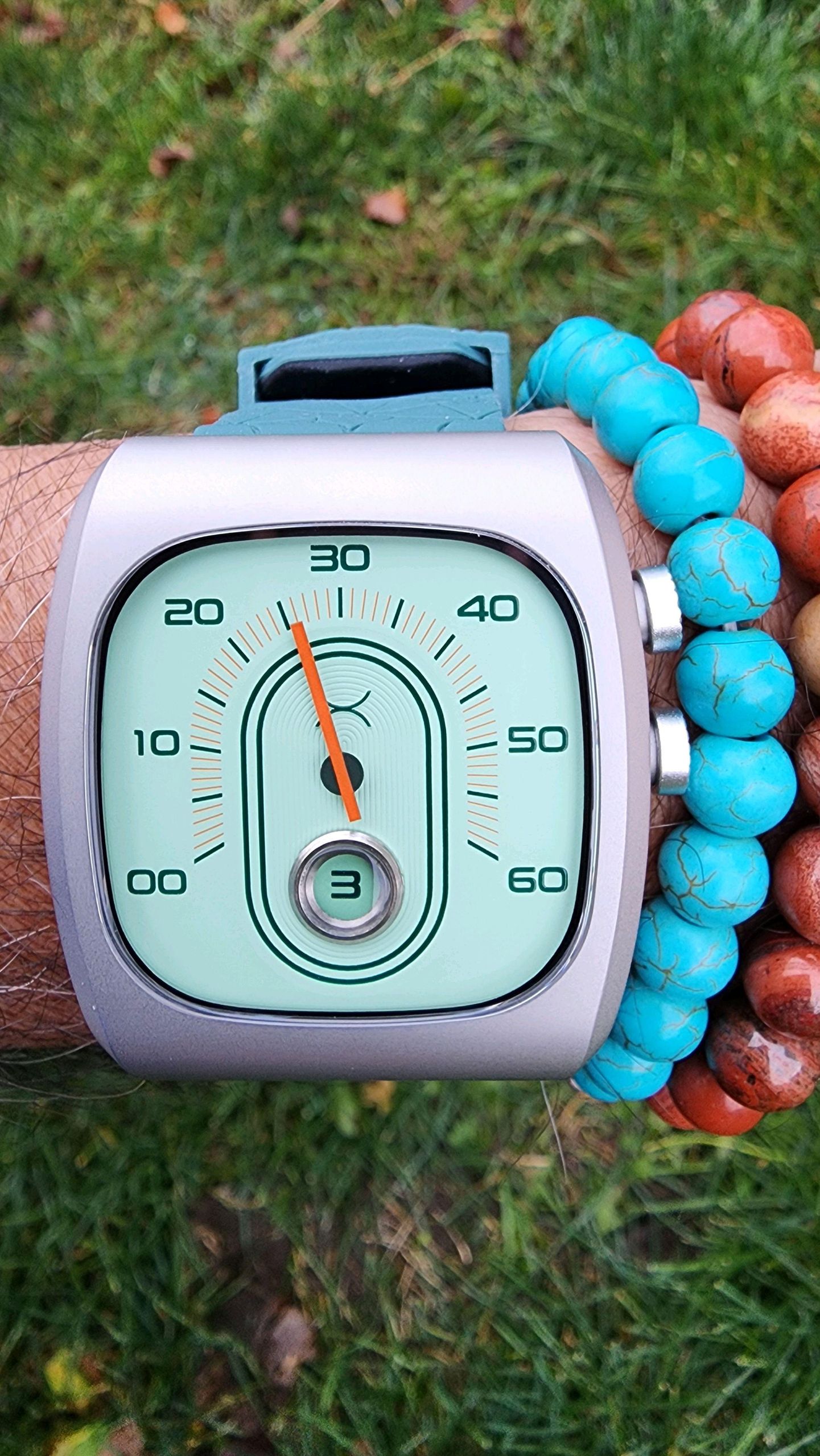 XERIC Retroscope Jump Hour Vintage Mint | WatchCrunch