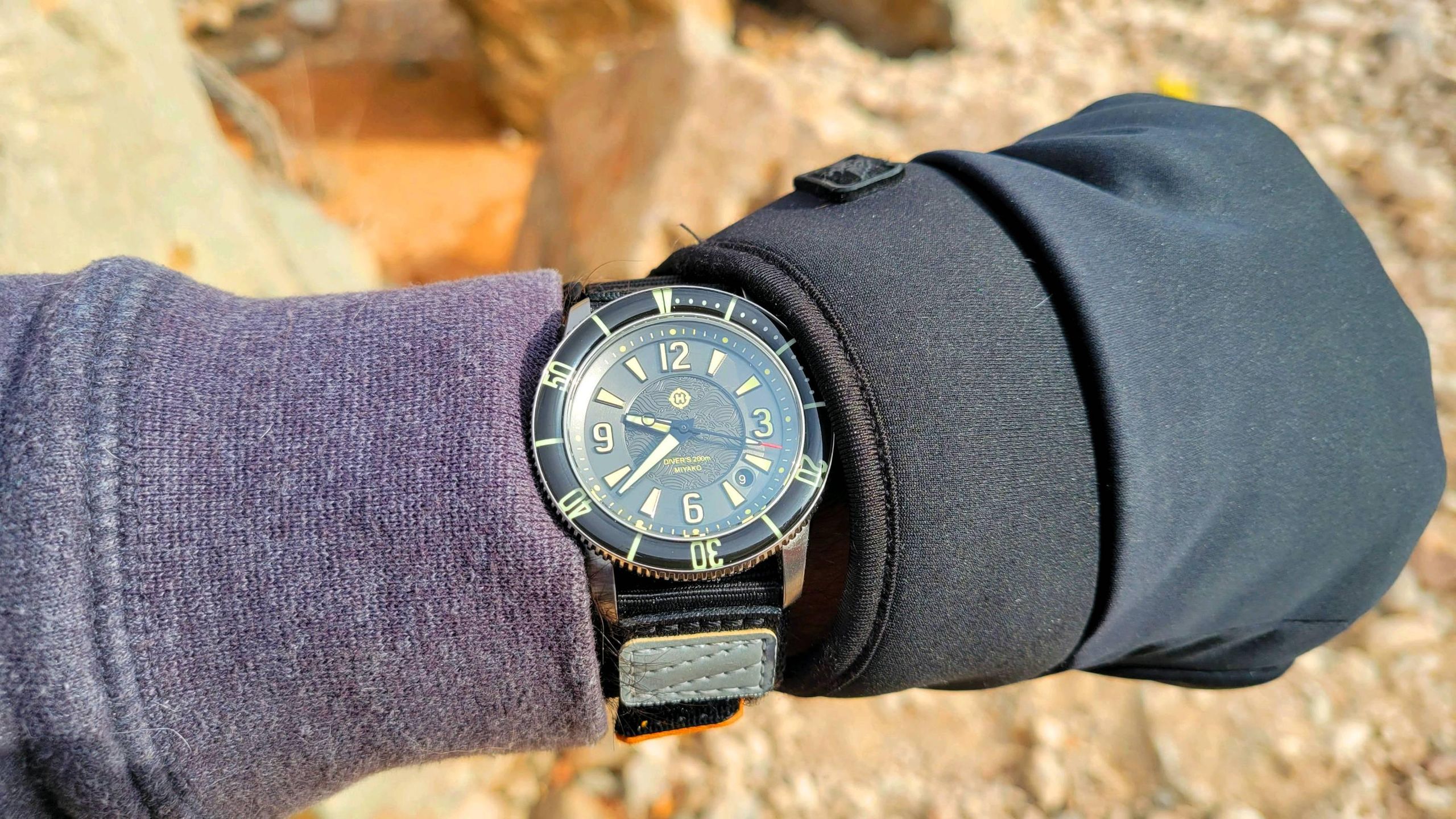 Helm Miyako video review | WatchCrunch