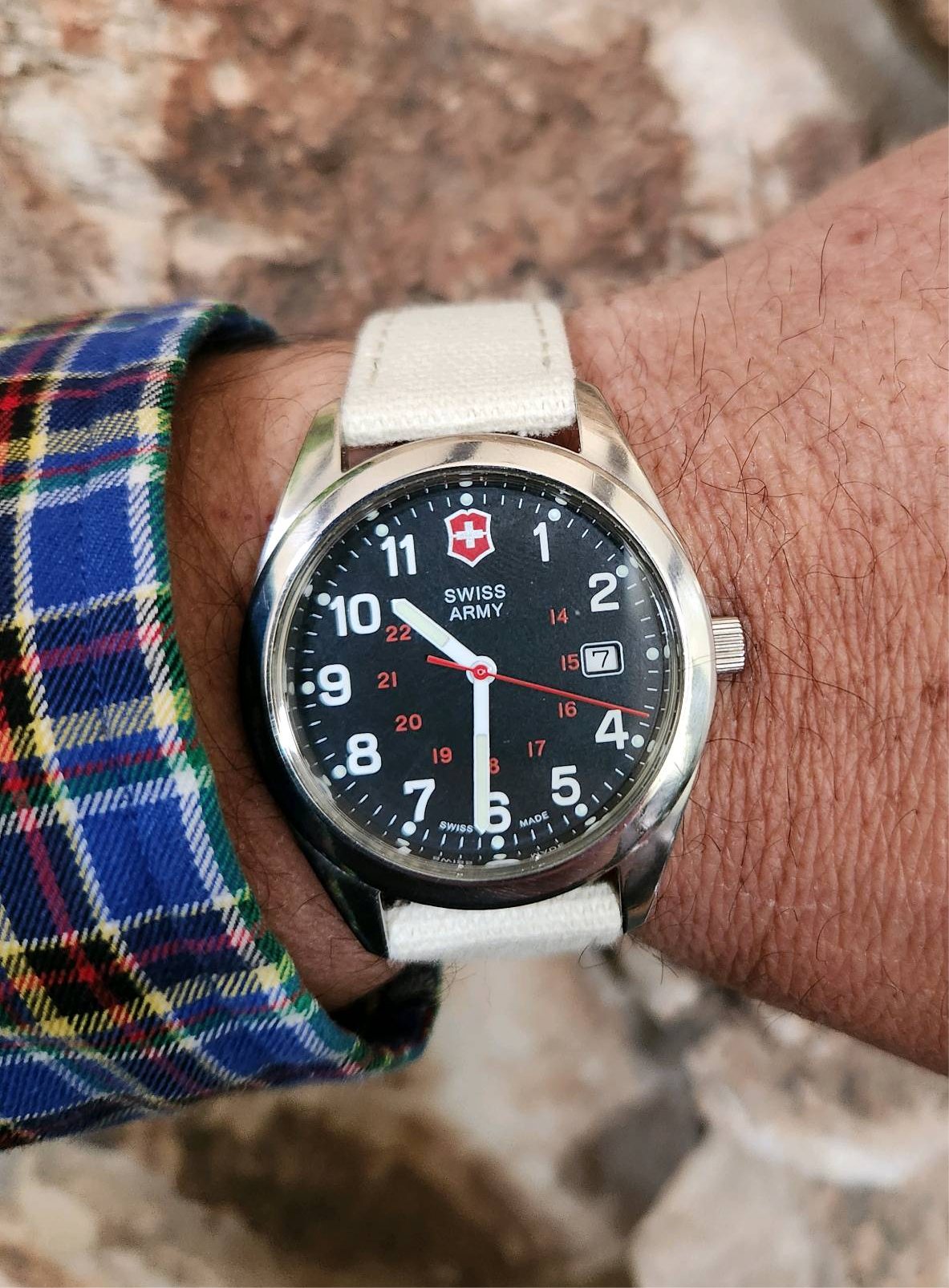 Victorinox Garrison 241083 | WatchCrunch