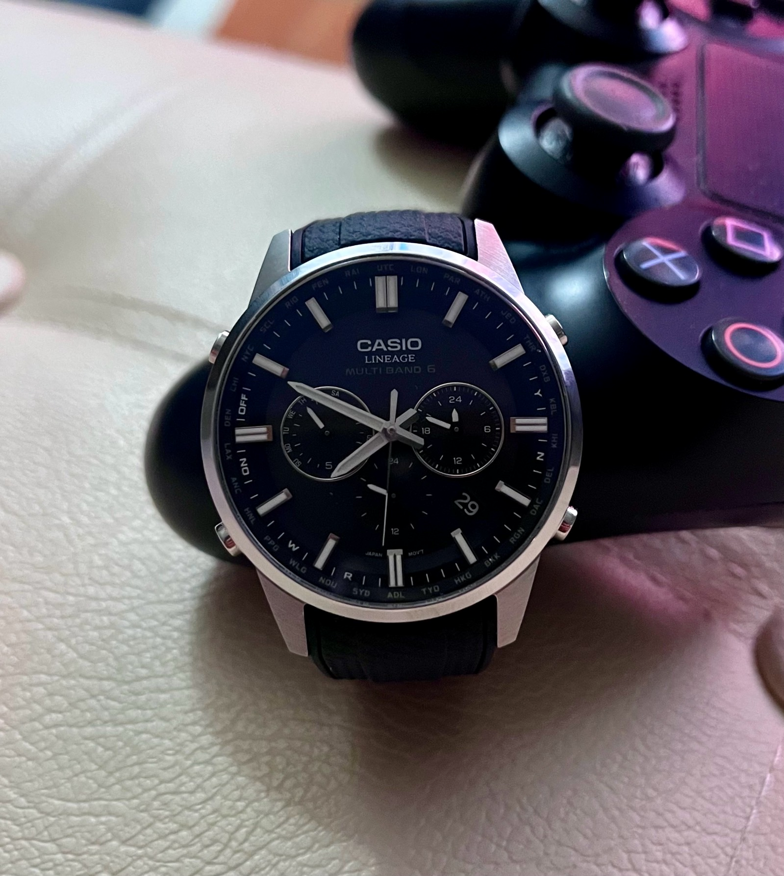 CASIO LINEAGE LIW-M700D-1AJF | WatchCrunch