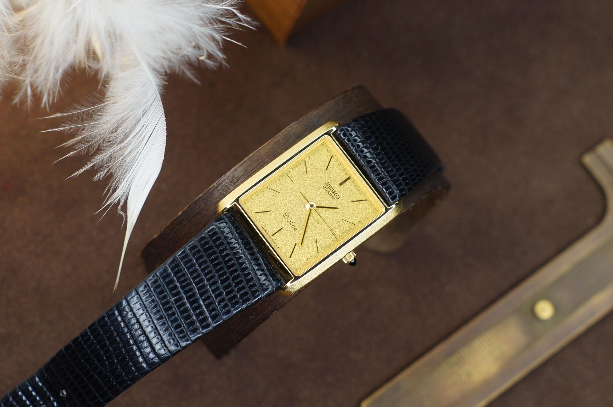 VINTAGE 1984 SEIKO DOLCE TANK – REF. 9521-5090 | WatchCrunch