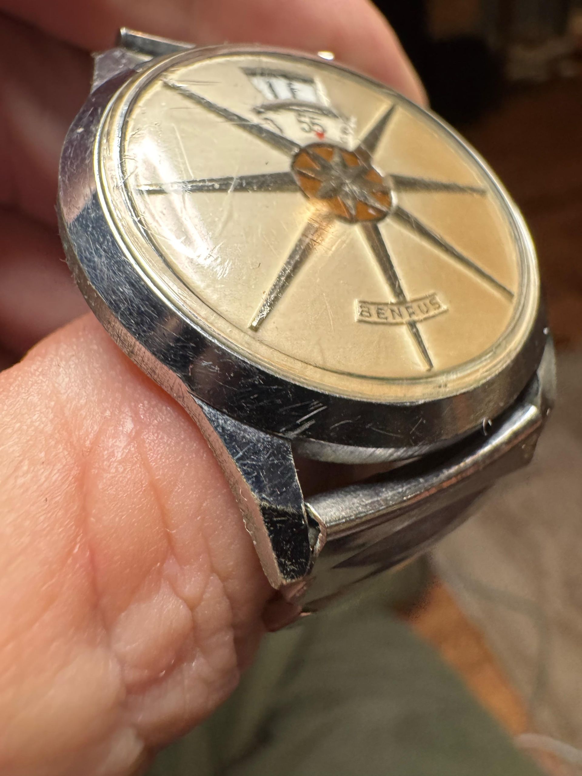 1957 BENRUS “Dial-O-Rama” | WatchCrunch