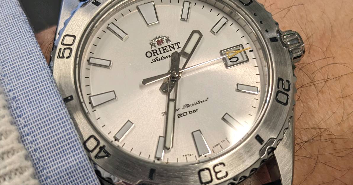 ORIENT MAKO 40 白 Orient mako 40mm white dial - which straps would you