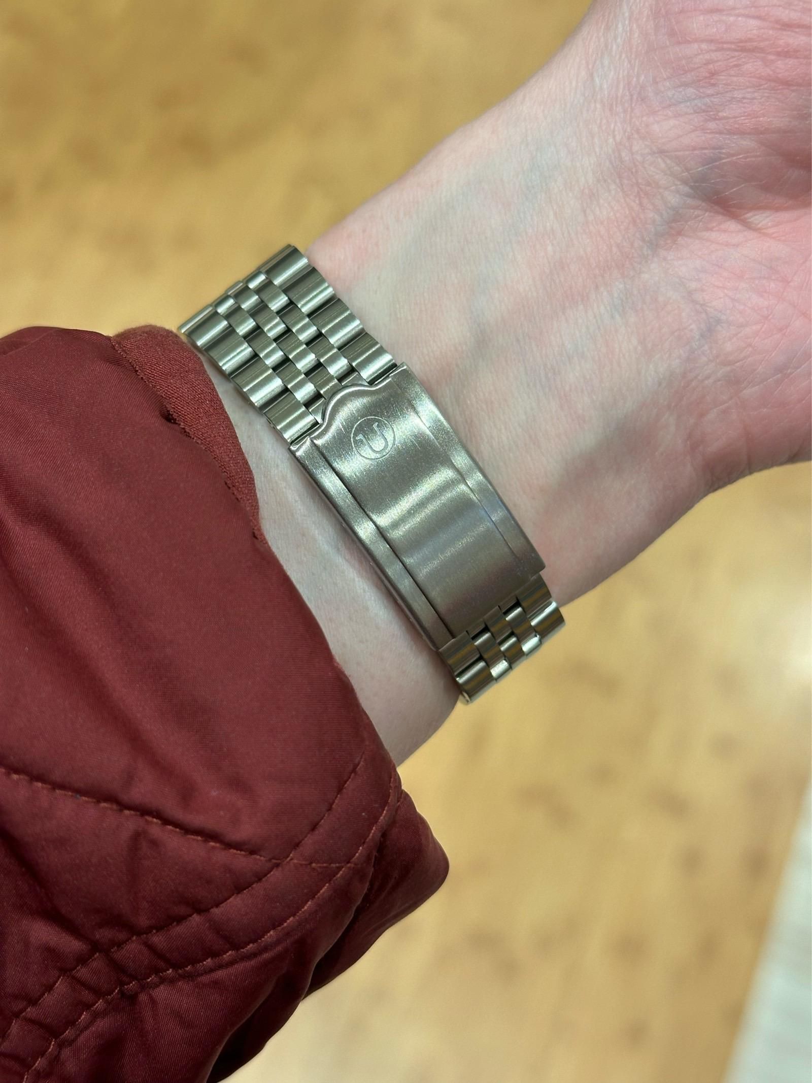 Uncle Straps Z199 bracelet pick-up! | WatchCrunch