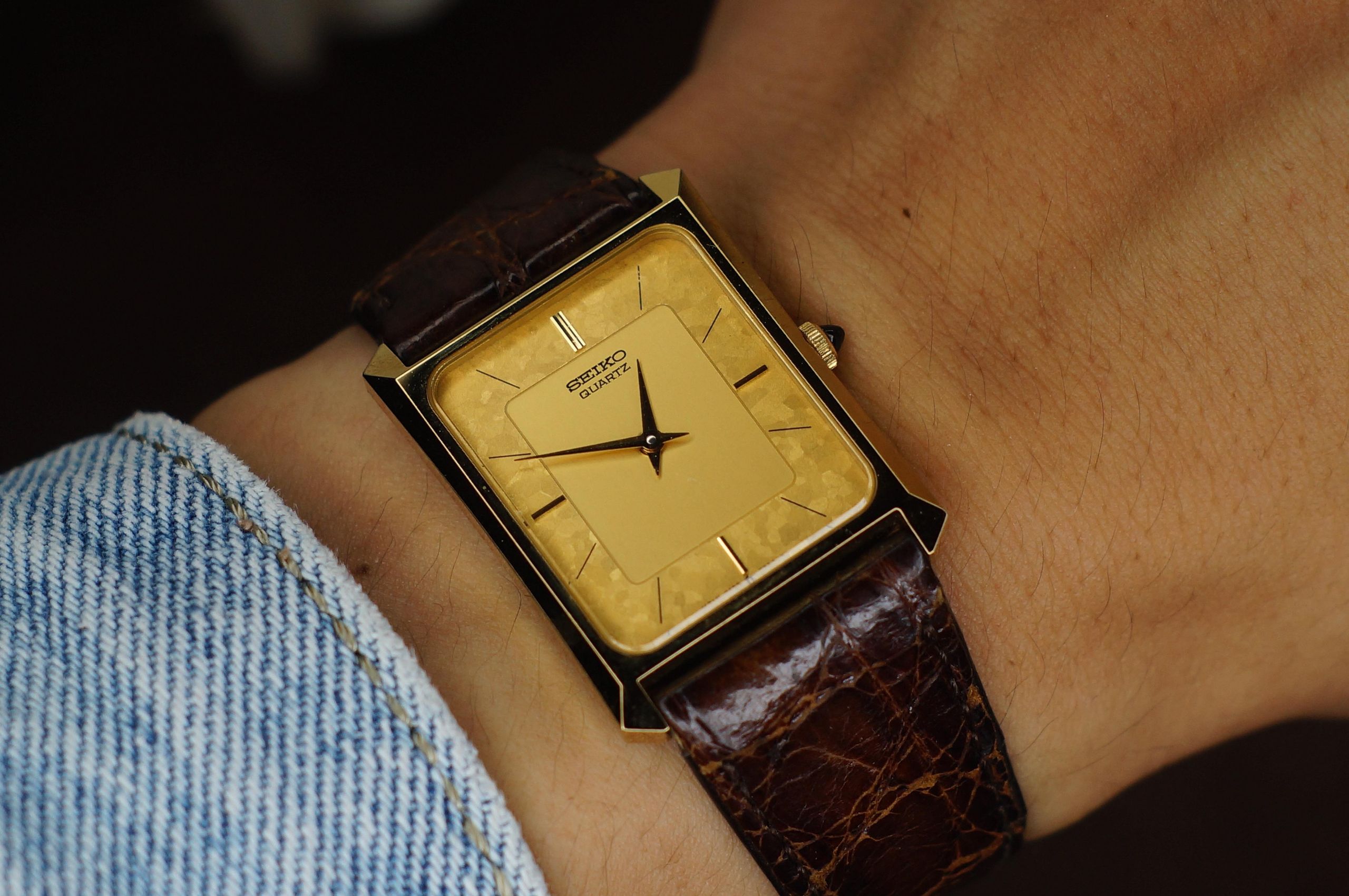 芙蓉ページ VINTAGE 1985 SEIKO QUARTZ Ref. 7430-5230 – Iconic tank-style