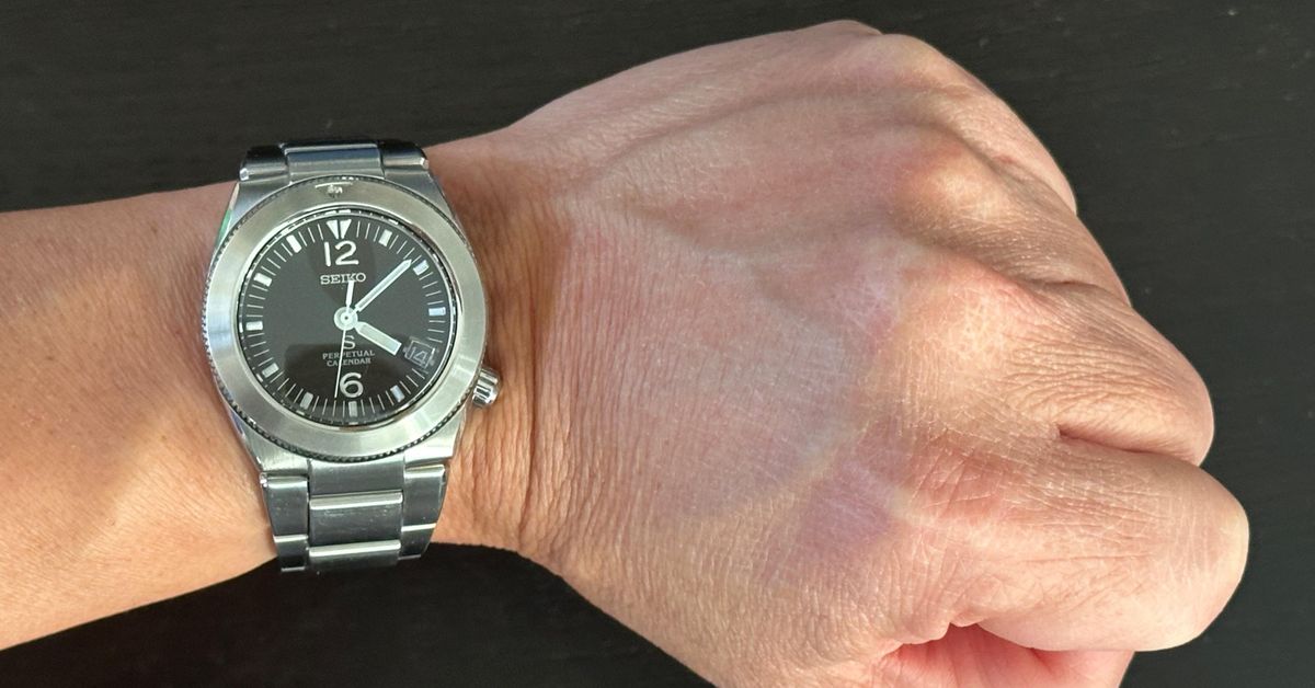 Seiko SUS Perpetual Calendar 8F32-0210 High-Accuracy Quartz