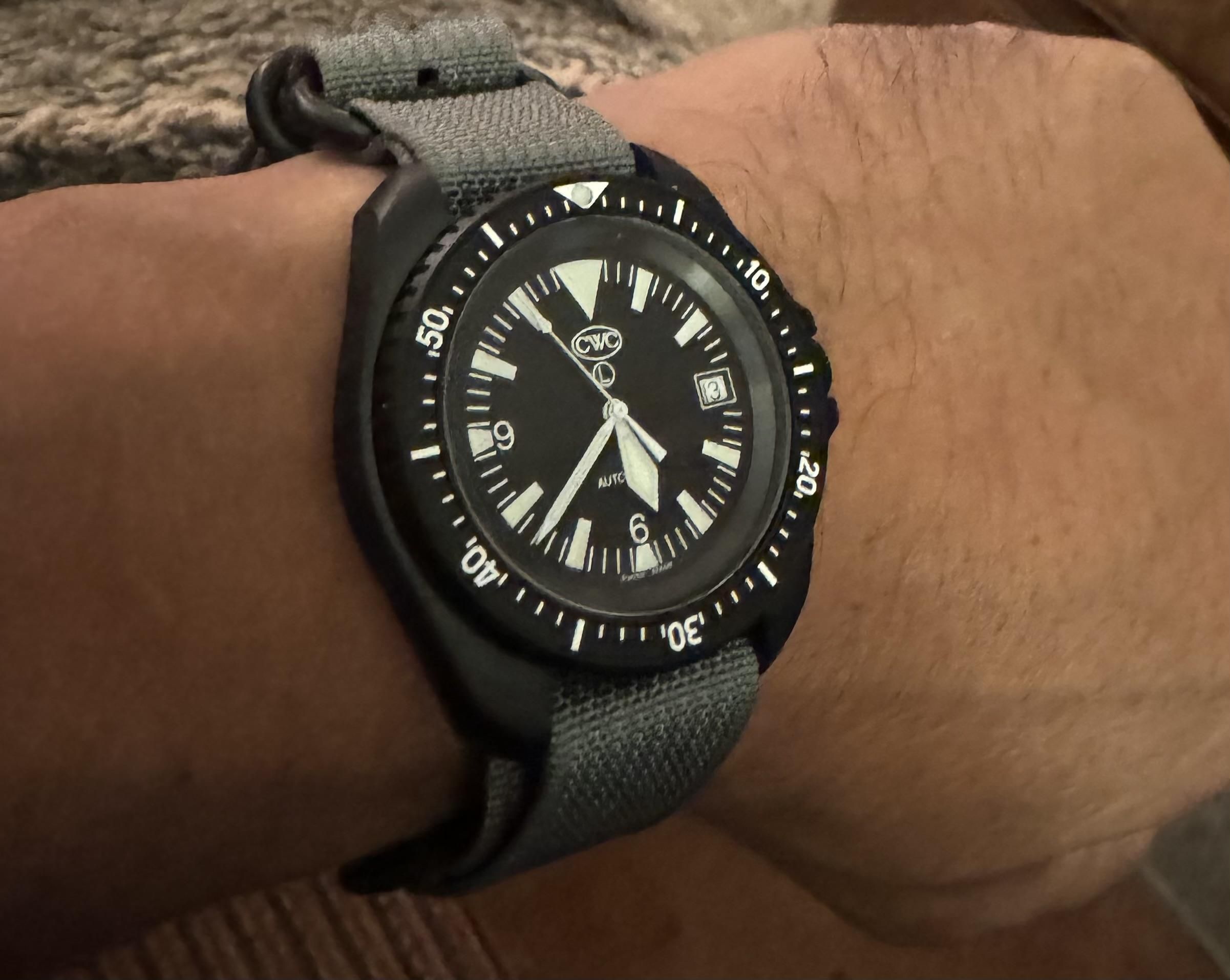 New CWC RN auto diver SF300 | WatchCrunch