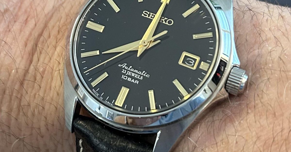SEIKO 腕時計ブラック文字盤 10BAR 4R35
