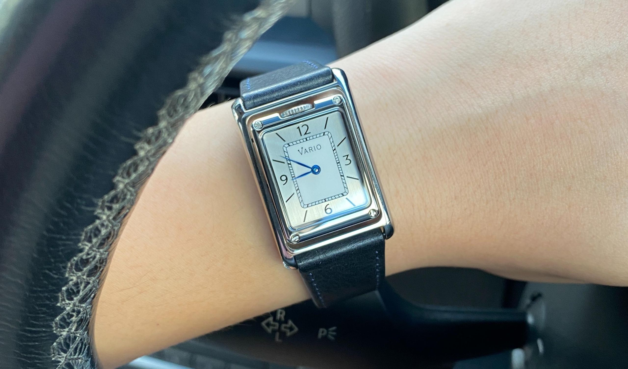 Review: A surprising reversible watch that is satisfying with Review: A surprising reversible watch that is satisfying with