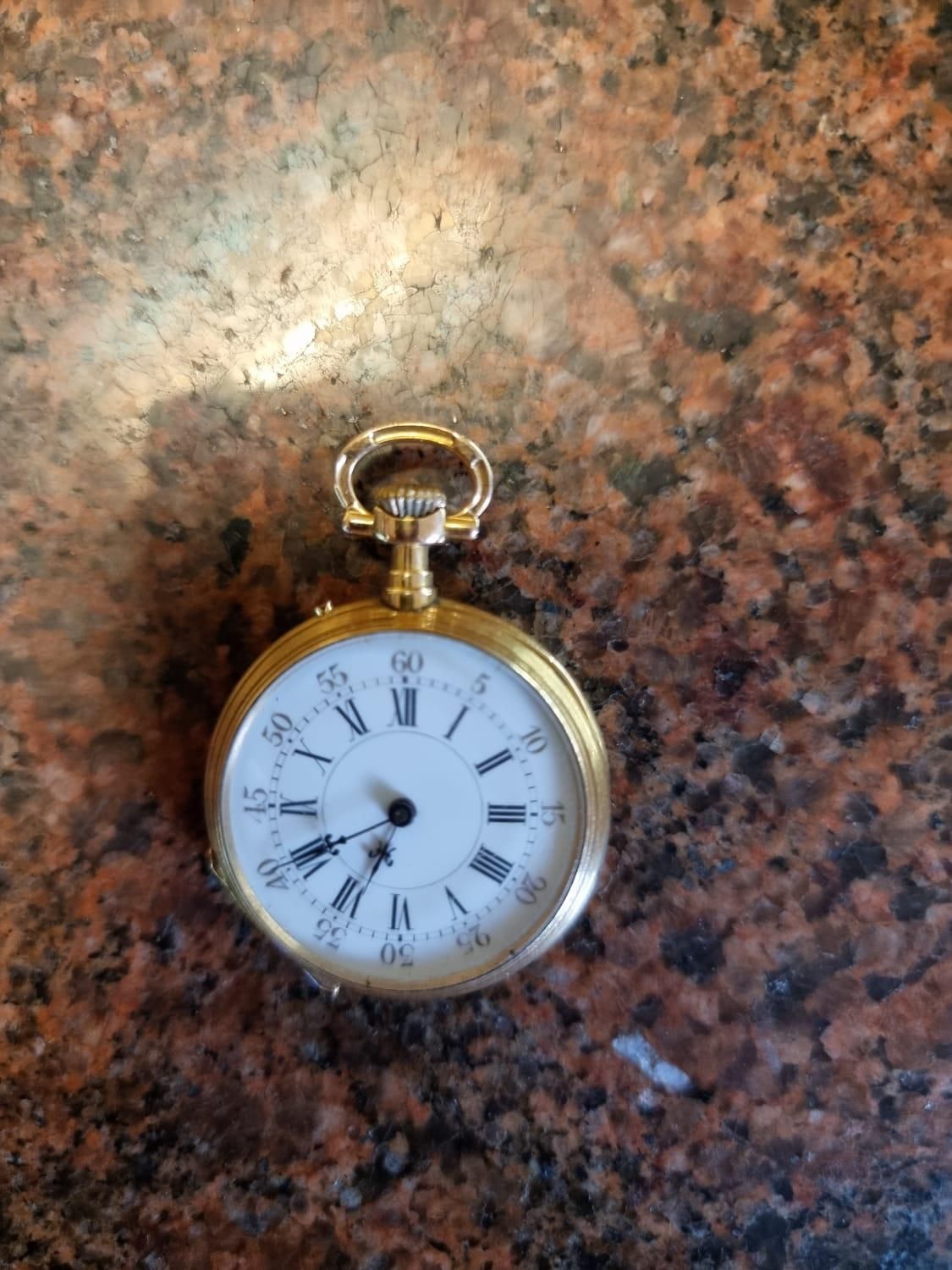 Can anyone help me identify this watch? | WatchCrunch