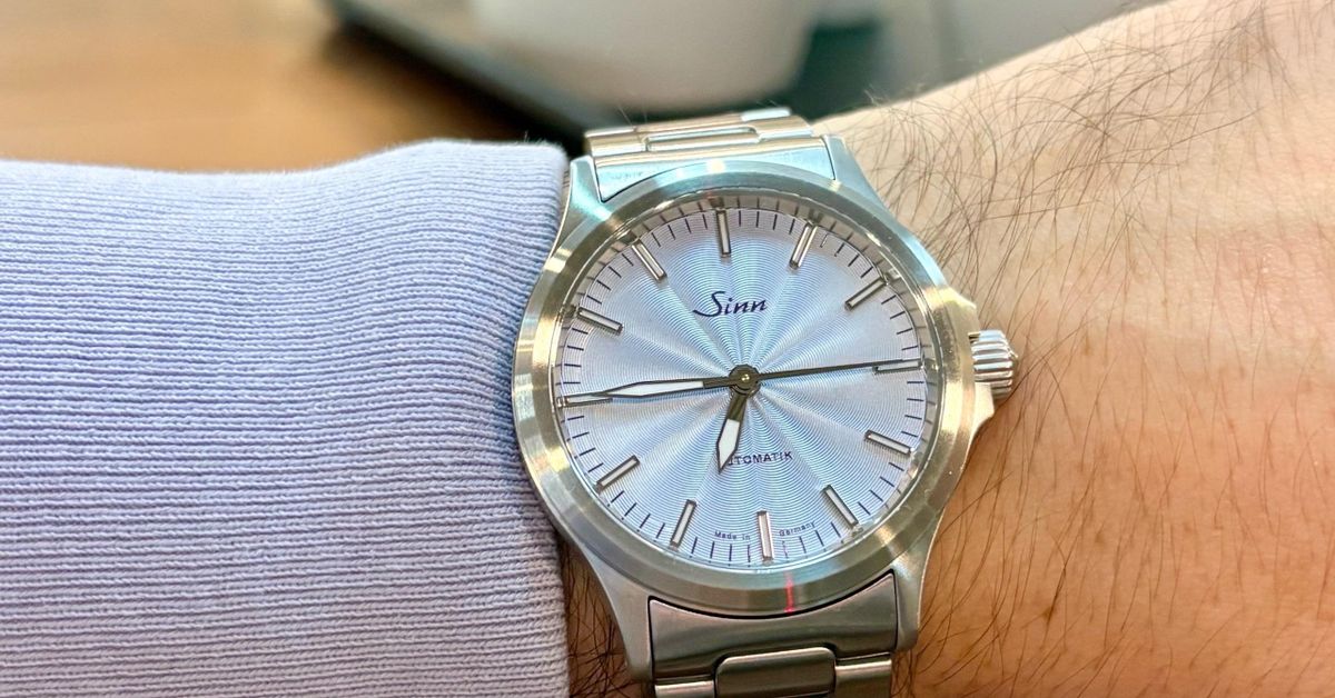 ルチノー The Sinn 556 LE Ice Blue Guilloché | WatchCrunch