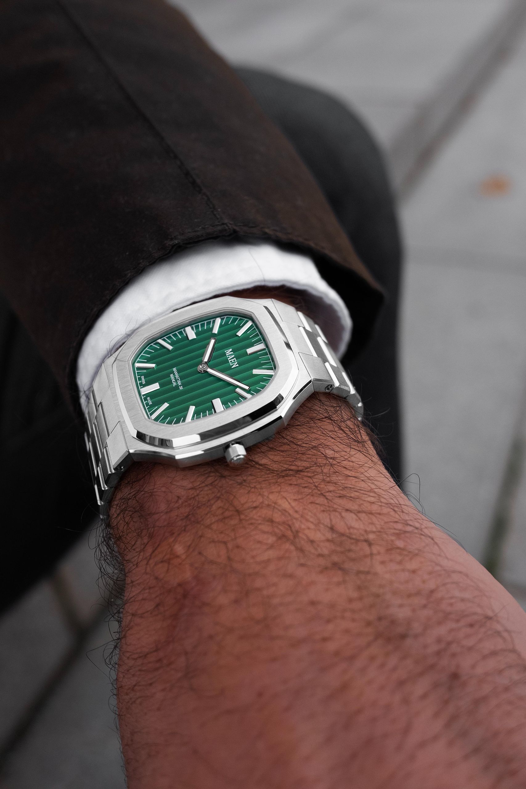 Manhattan 39 Ultra-Thin | WatchCrunch
