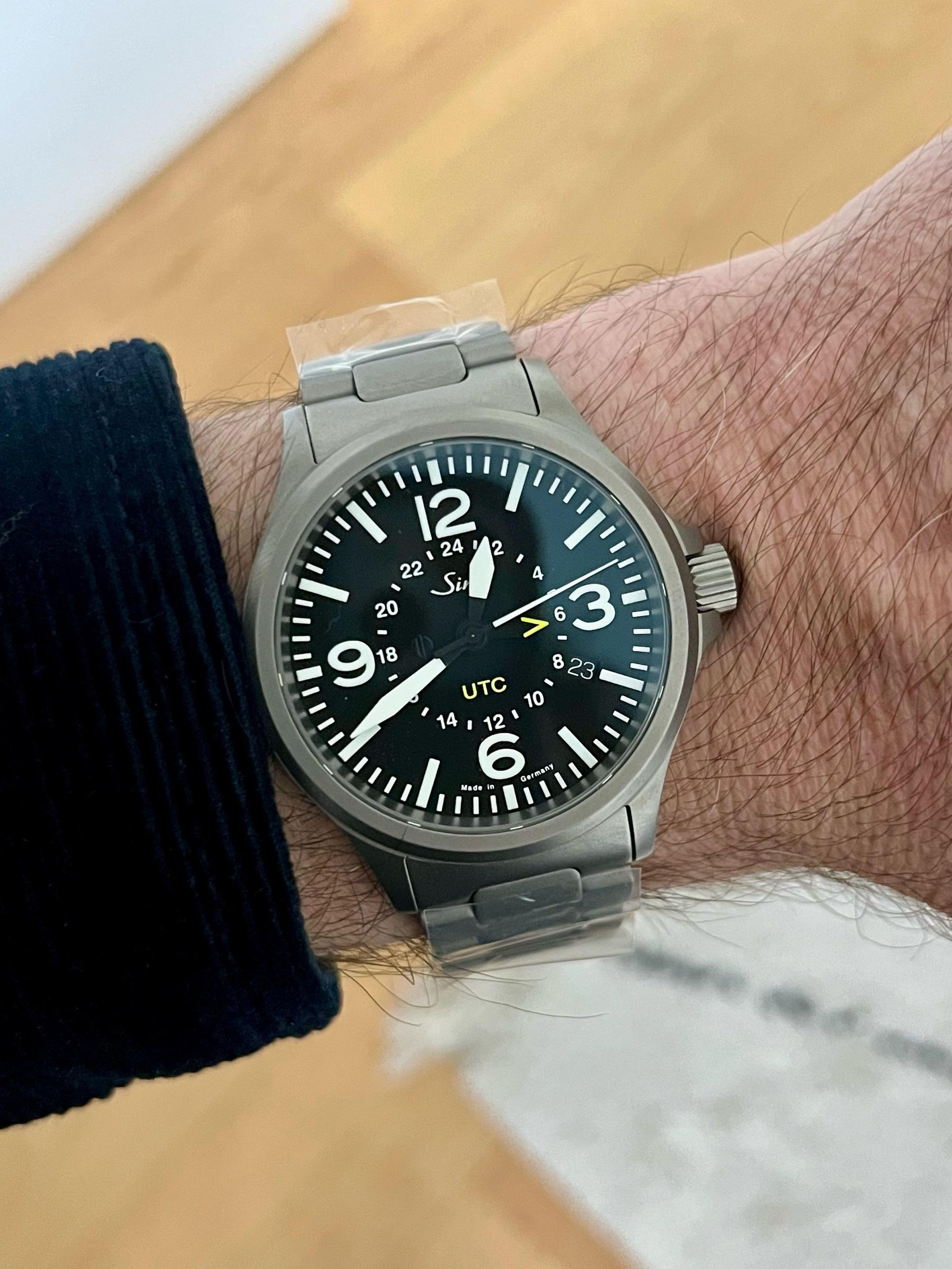 Sinn 856 UTC - A review! | WatchCrunch
