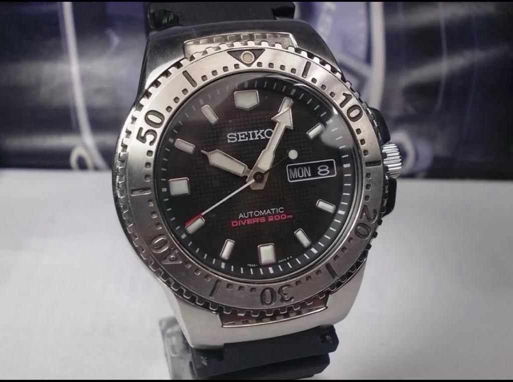 SEIKO ダイバーズ 200m 　SKXA49ブラックナイト セイコー スキューバ ダイバーズ200M ブラックナイト SKXA49K1 7S26
