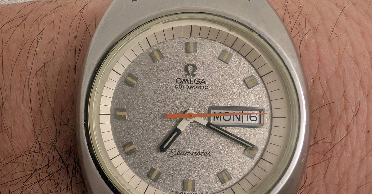 Can anyone help me identify this Omega Seamaster? | WatchCrunch