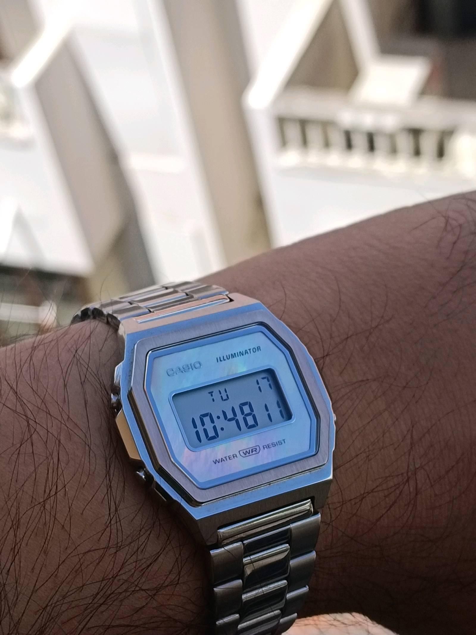 CASIO A1000D-7EF マザーオブパール Casio A1000 Mother of Pearl Dial | WatchCrunch