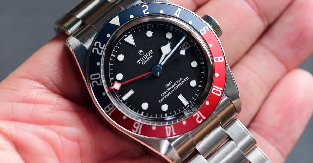 TUDOR Black Bay GMT 79830RB 自動巻き Tudor Black Bay GMT (M79830RB): a 5-month review | WatchCrunch