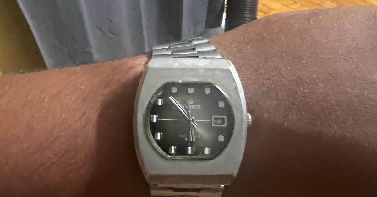Help identify this watch | WatchCrunch