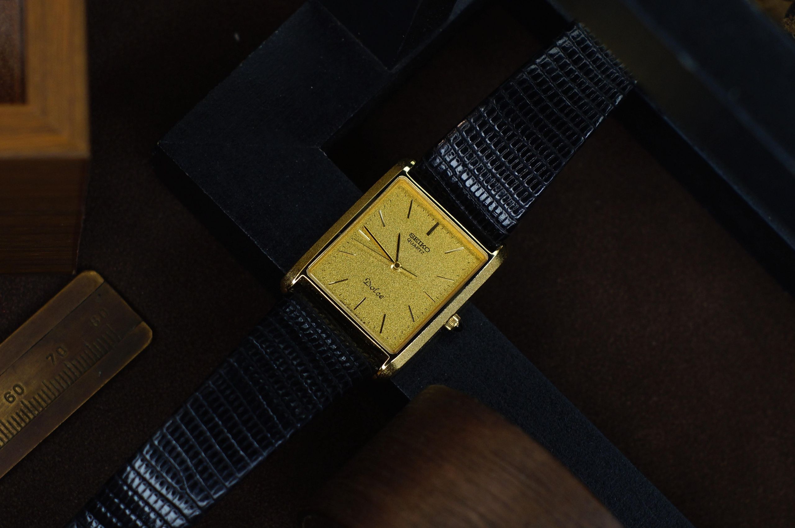 VINTAGE 1984 SEIKO DOLCE TANK – REF. 9521-5090 | WatchCrunch