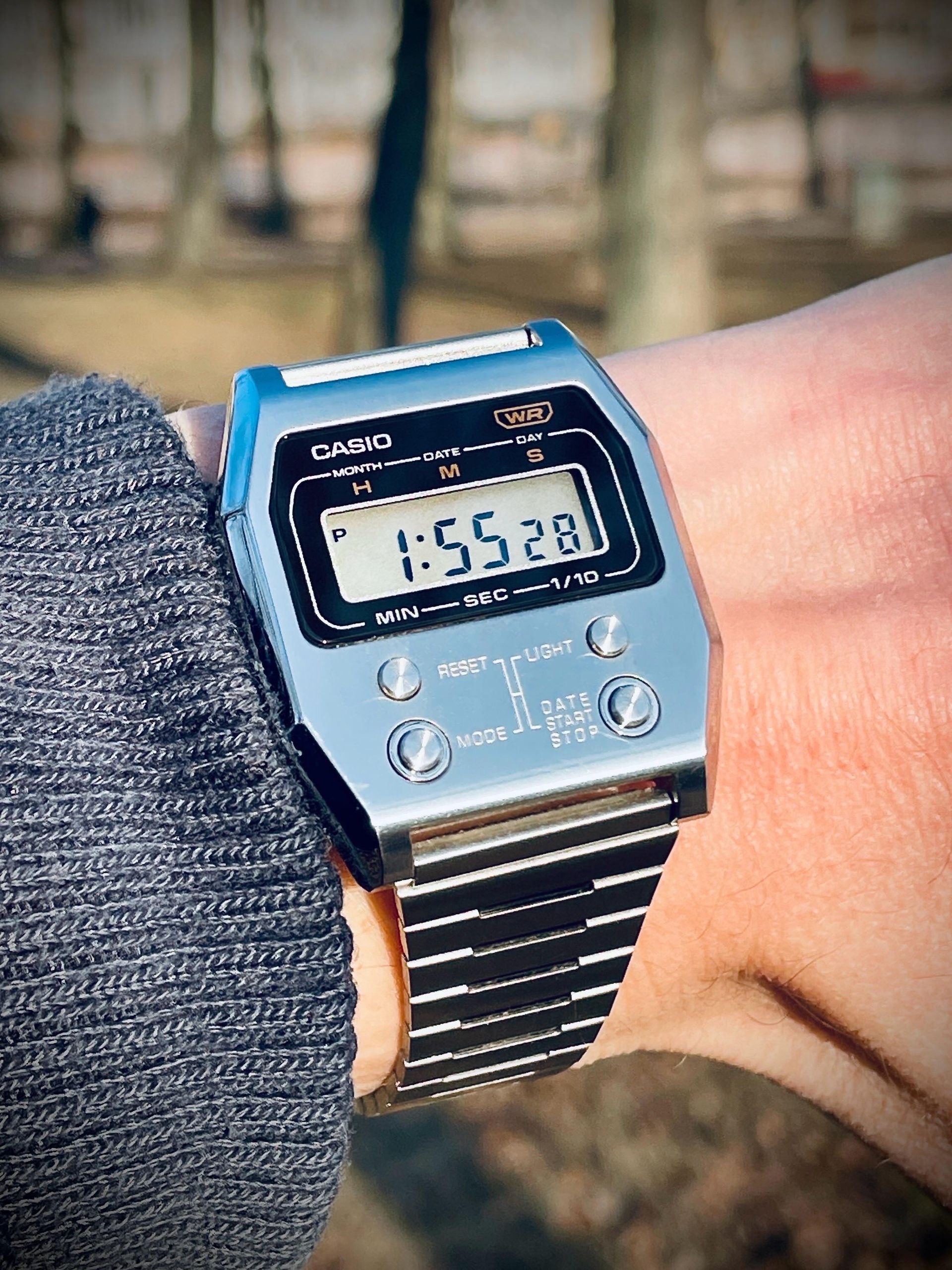 a1100d | WatchCrunch