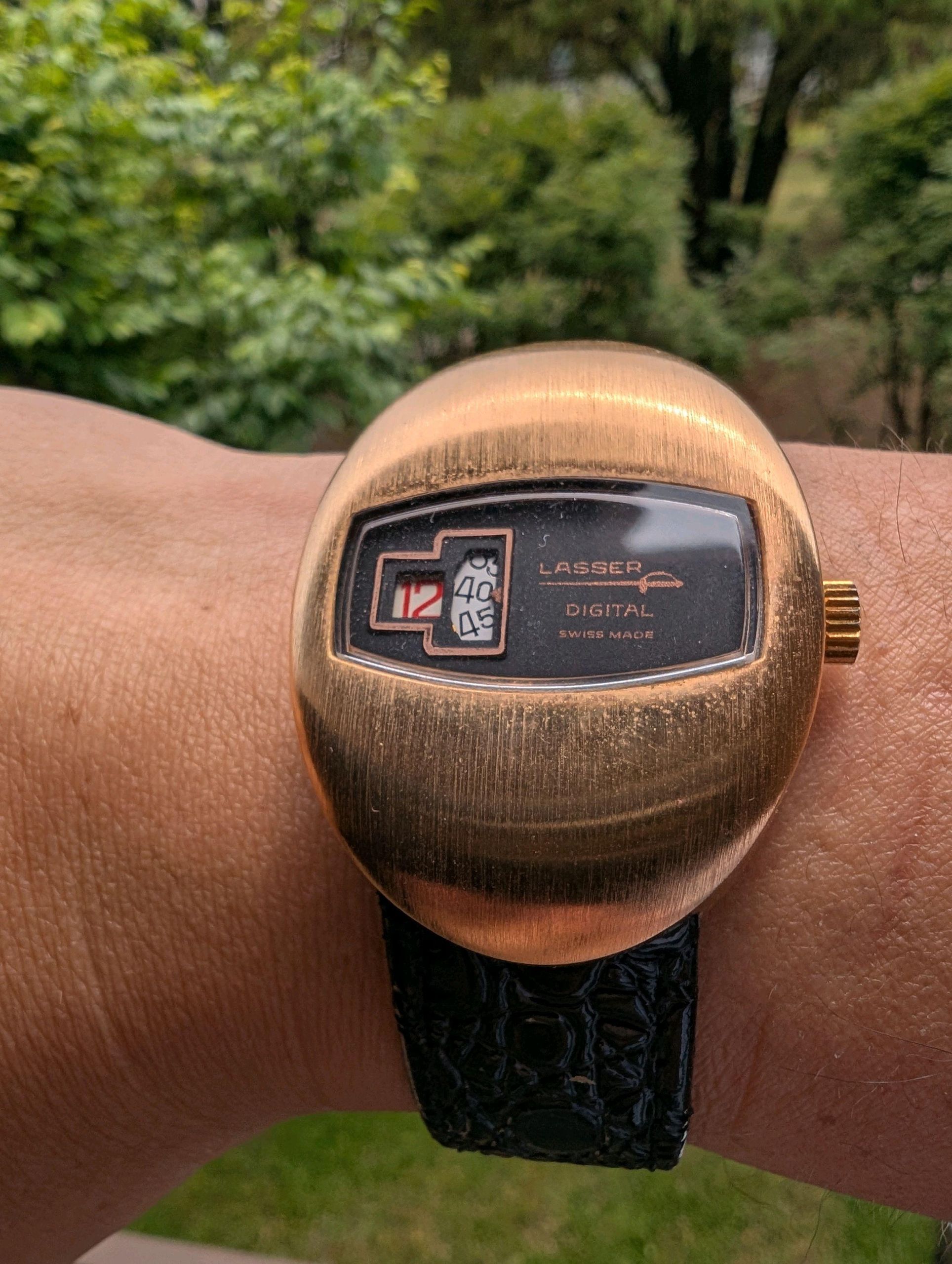 Lasser Digital Jump Hour