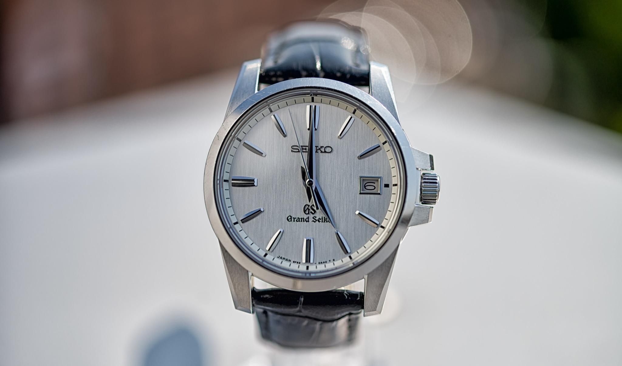 グランドセイコーGrandSeiko SBGX057 Grand Seiko sporty dress watch, the SBGX057 review | WatchCrunch