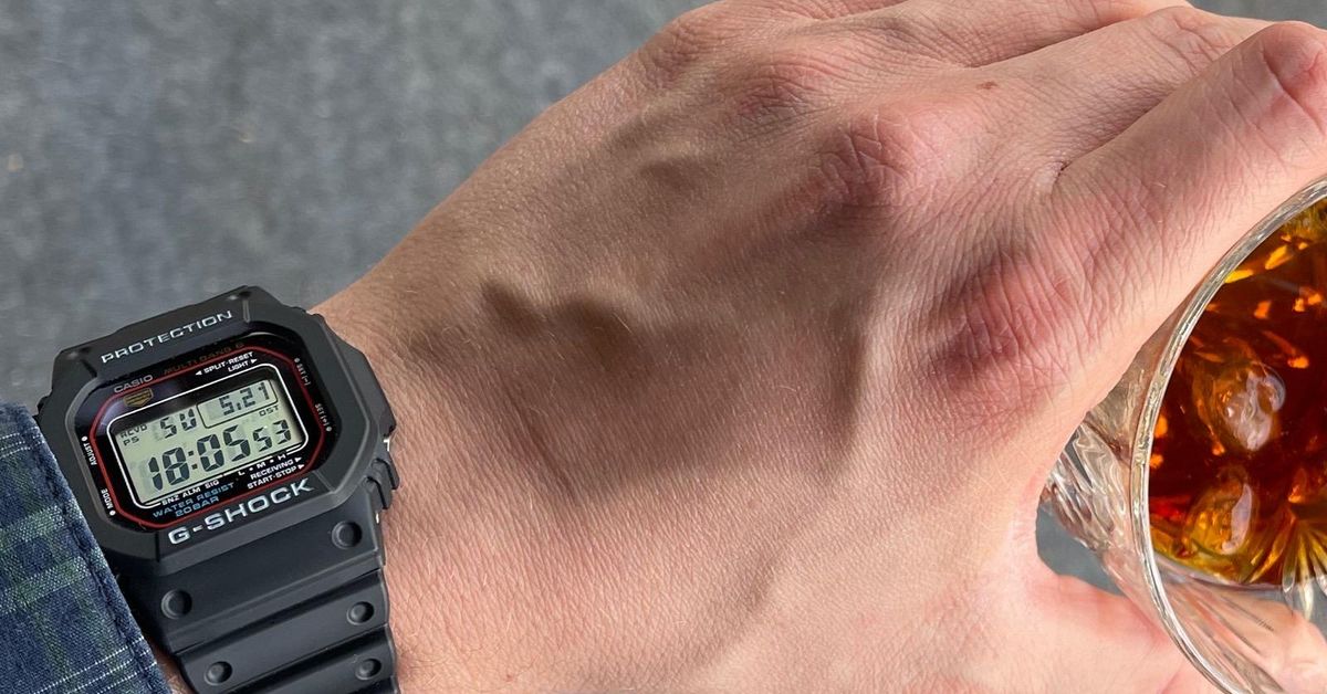 美品 G-SHOCK GW-M5610U-1CJF Amazon.com: CASIO G-Shock GW-M5610U-1JF [20 ATM Water