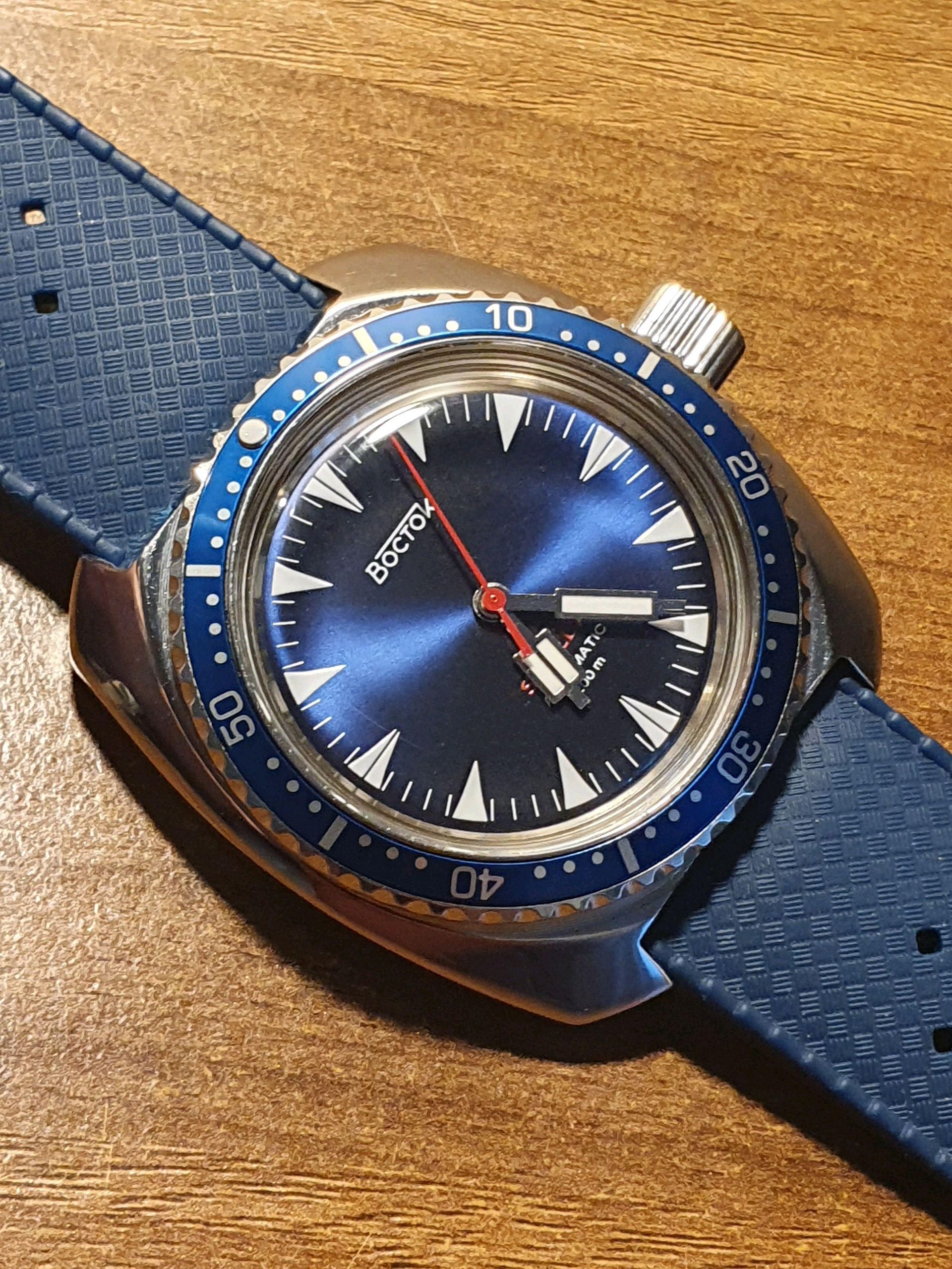 Vostok Amphibia 710 case | WatchCrunch