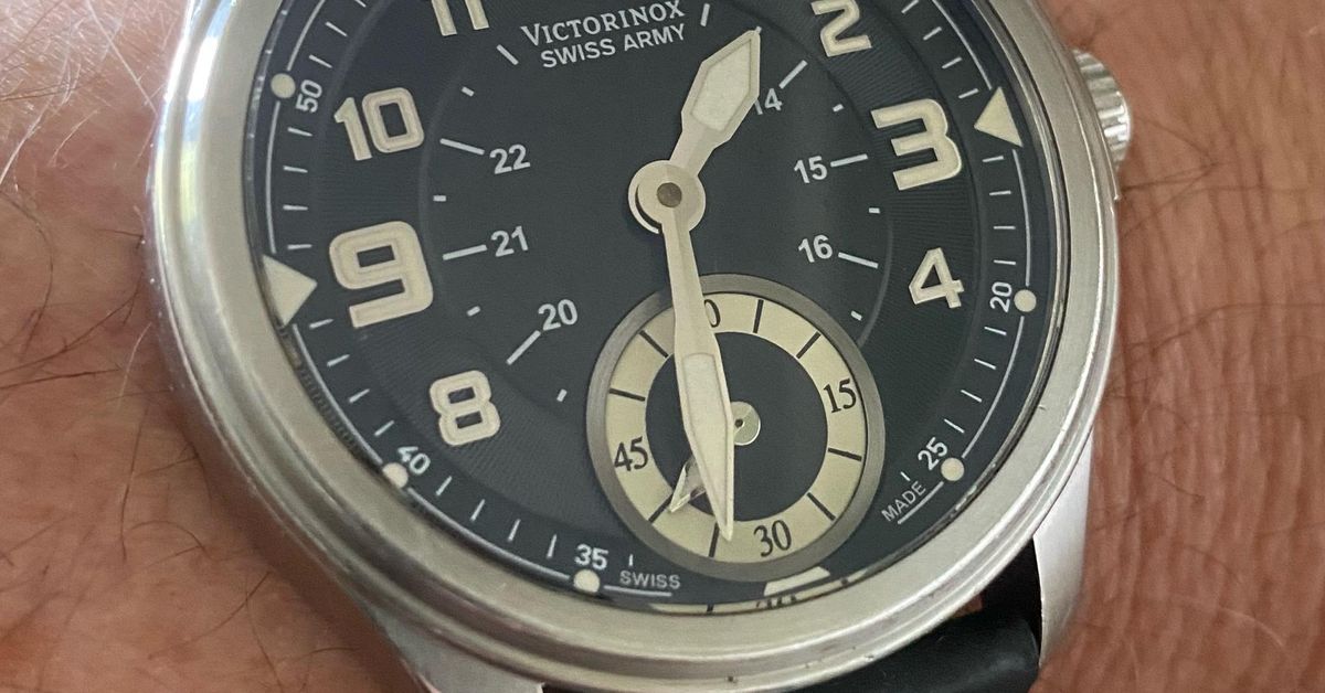 Victorinox Swiss Army Infantry - now Vintage | WatchCrunch