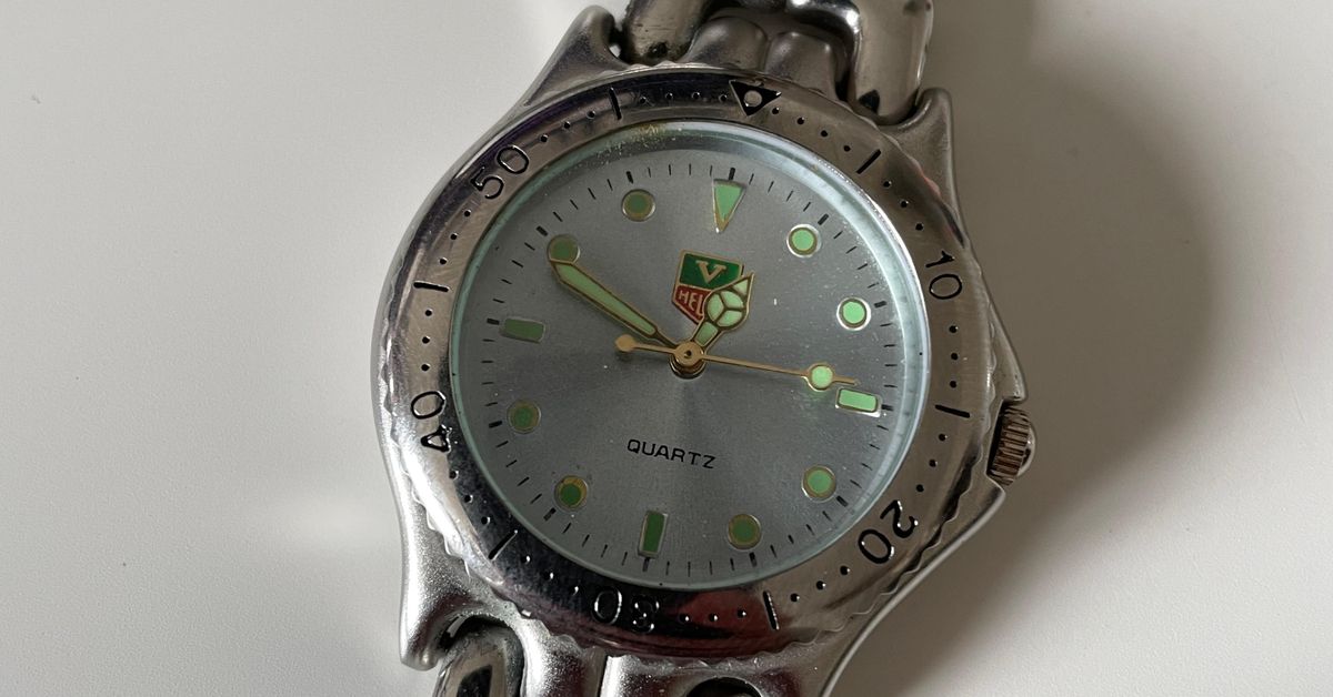Can anyone help to identify these watches please | WatchCrunch